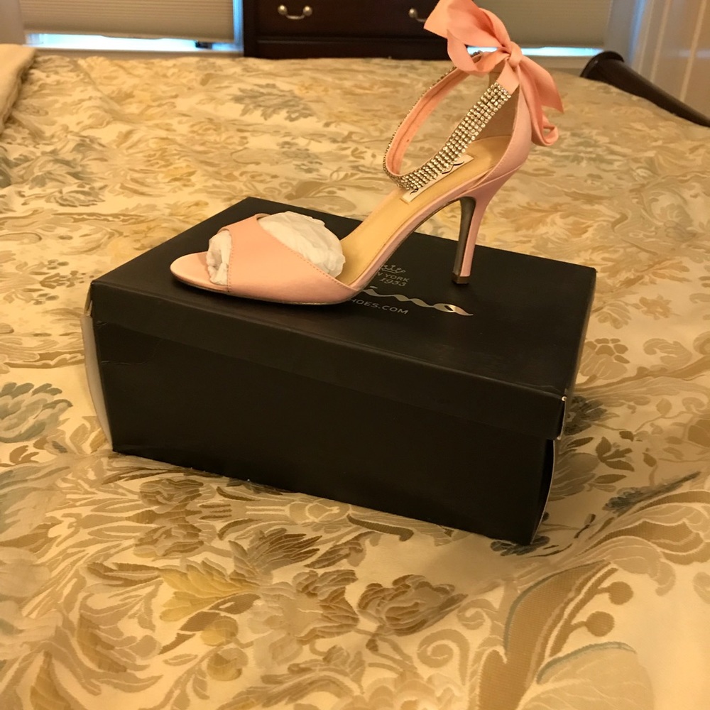 Nina blush & rhinestone sandals, never worn.